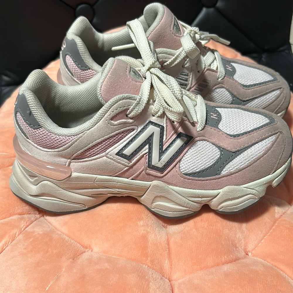 Girls New Balance 9060
